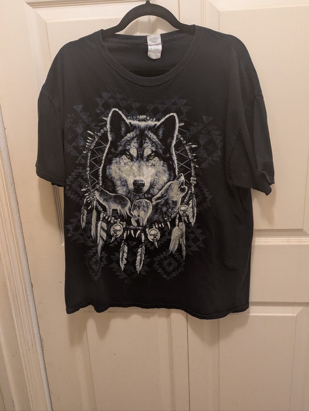 Vintage Black Wolf Graphic T-Shirt